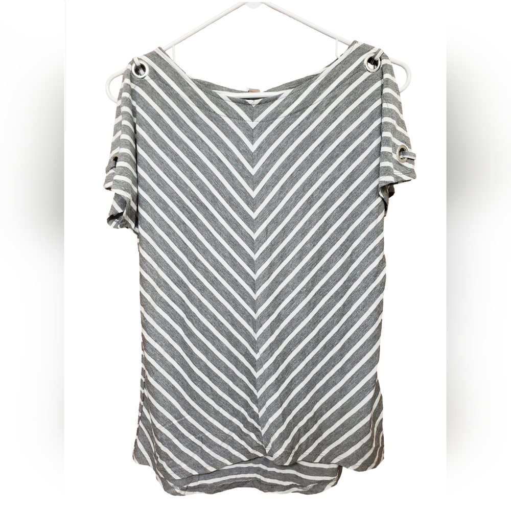 NWT Cable & Gauge Shirt Womens Gray Striped Cold Shoulder Tunic Chevron Grommet